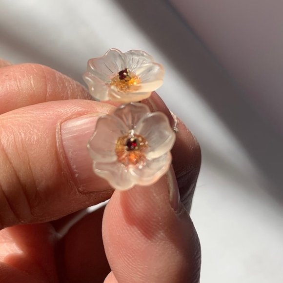 Lucite Flower garnet Earrings Bling Wedding Earrings High Fashion Gold Earrings - Picture 1 of 4